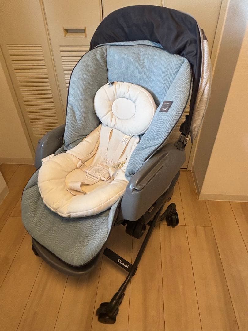 Combi ネムリラ AUTO SWING BEDi Long 電動