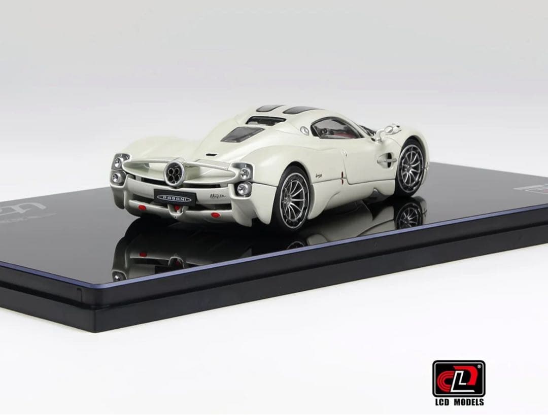 新発売 全開閉 LCD モデル 1/43 パガーニ Utopia ミニカー