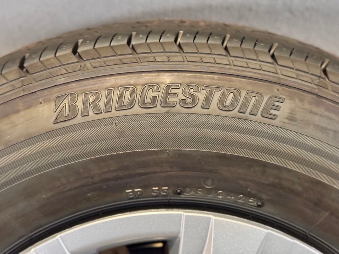 タモじい様 ハイエース　新車外し　純正タイヤ・ホイールセット