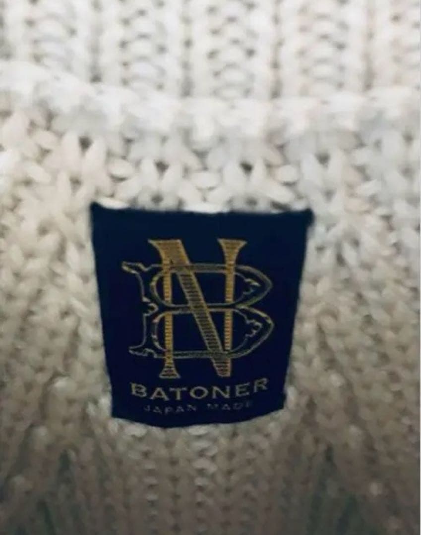 ど*す様 BATONER バトナー シグネチャークルーネック