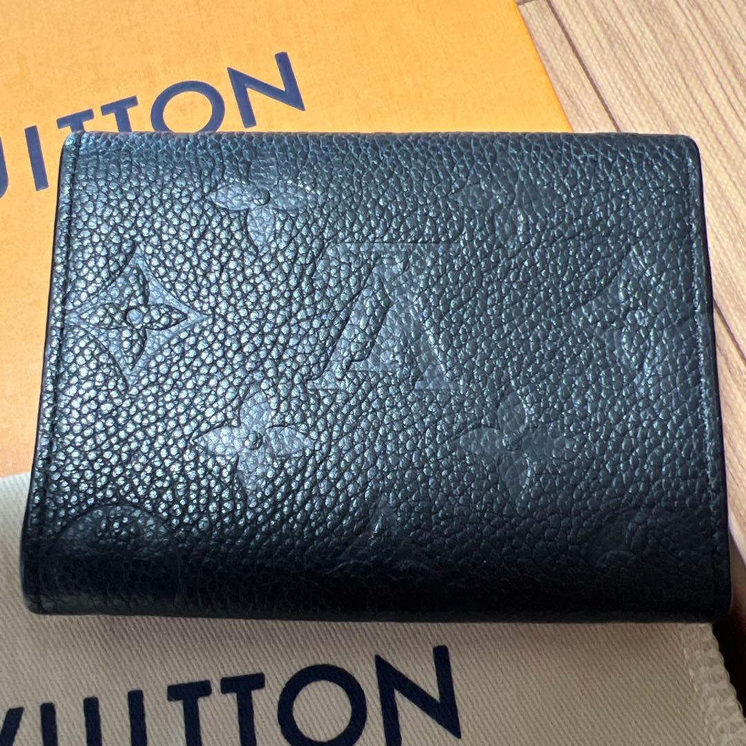 ルイヴィトン　名刺入れ　アンヴェロップカルトドゥヴィジット　ノワール　ブラック