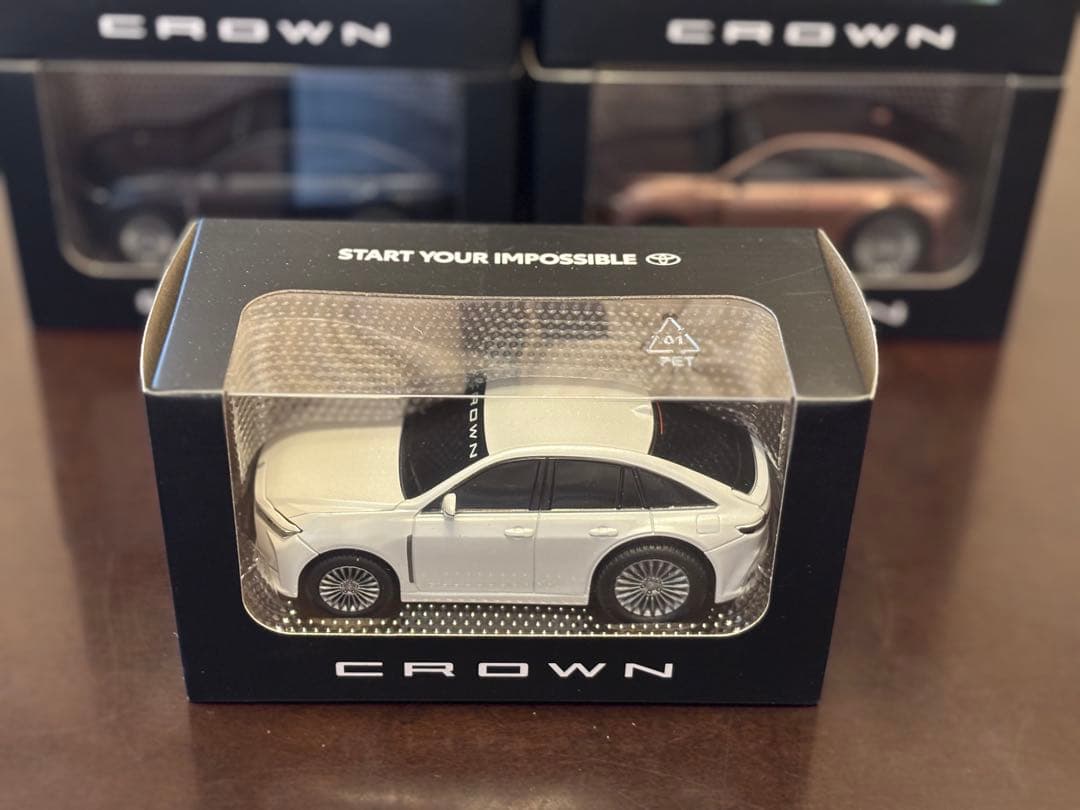 トヨタ　クラウンセダン　プルバックミニカー　6色セット