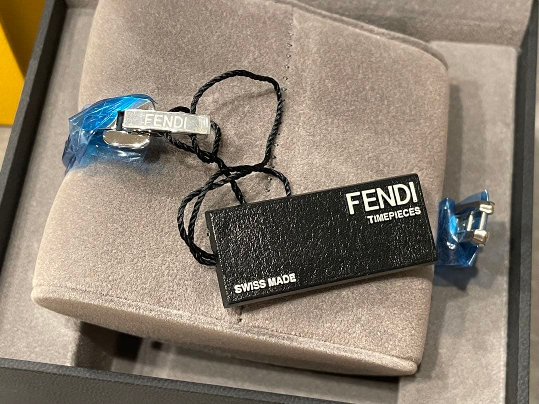 【新品】フェンディFENDI MY WAY 腕時計 付属品完備正規品 ファー付き