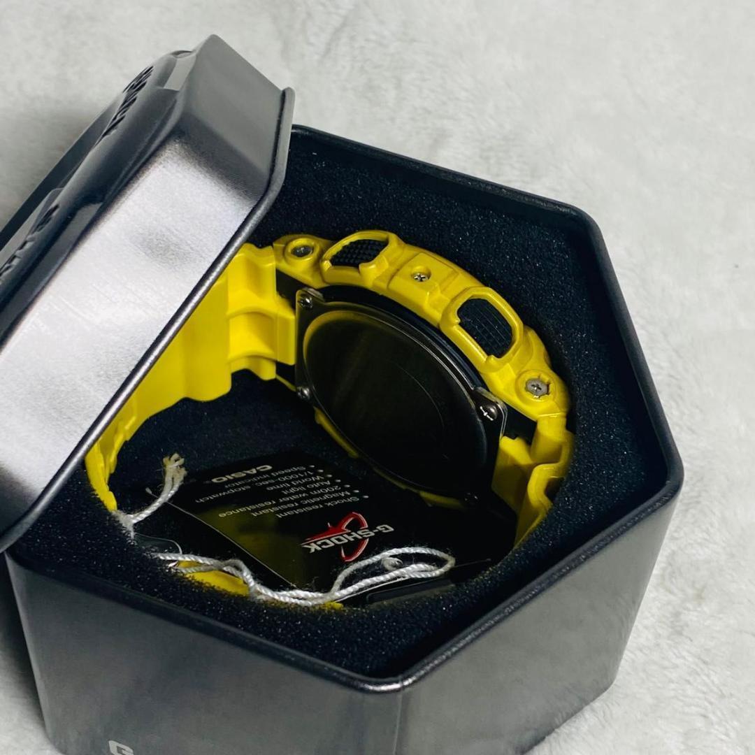 【美品】CASIO GA-110NM-9AJF メタリックイエロー