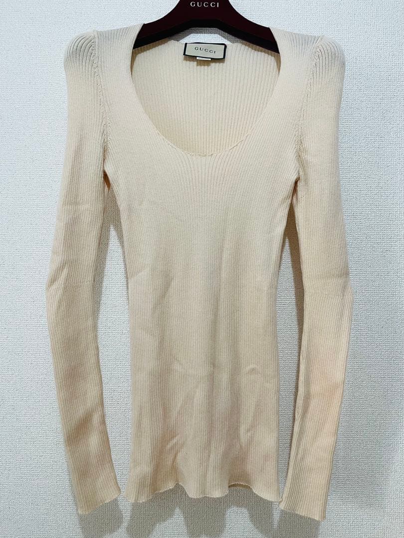 julian　GUCCI ベージュ リブニット Vネック 長袖