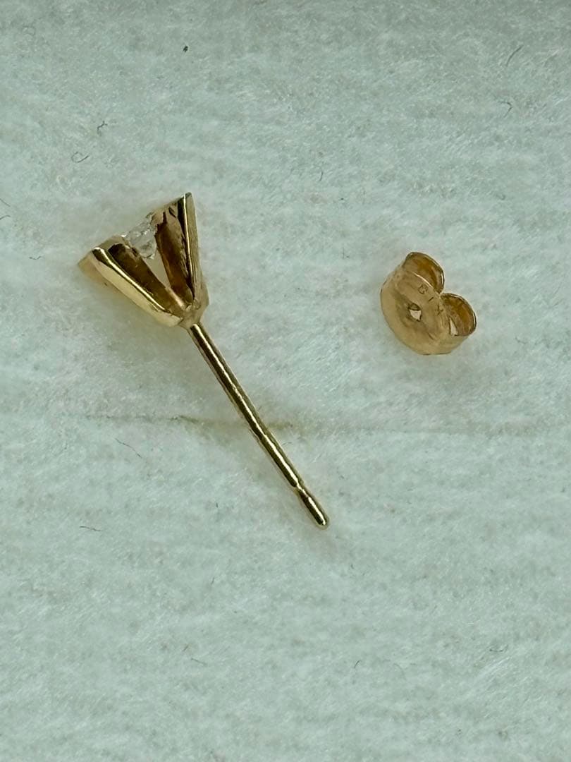 アッシュペー購入イロンデールダイヤ立て爪ピアス