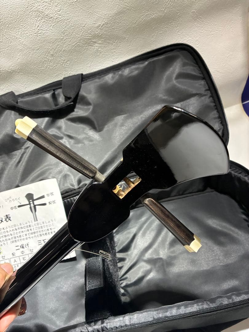 G）沖縄 民謡楽器 和楽器 三線 人工蛇皮 専用ケース付き 三線用つめ付き