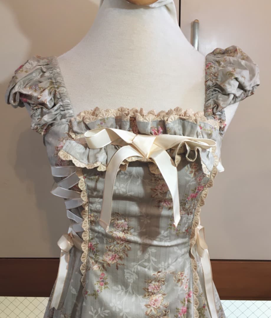 ○juliette et justine バラの花束のローブ ワンピース