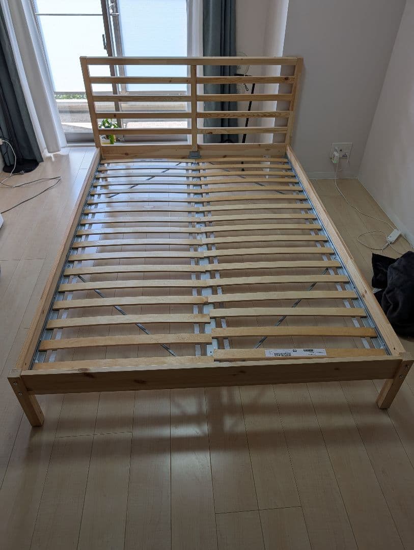 木製ダブルベッドフレーム IKEA