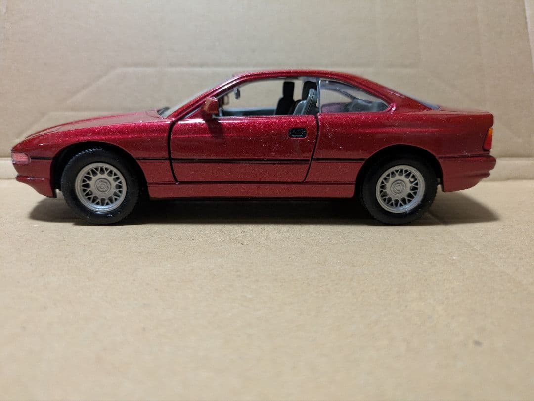  850i　1/24　ミニカー