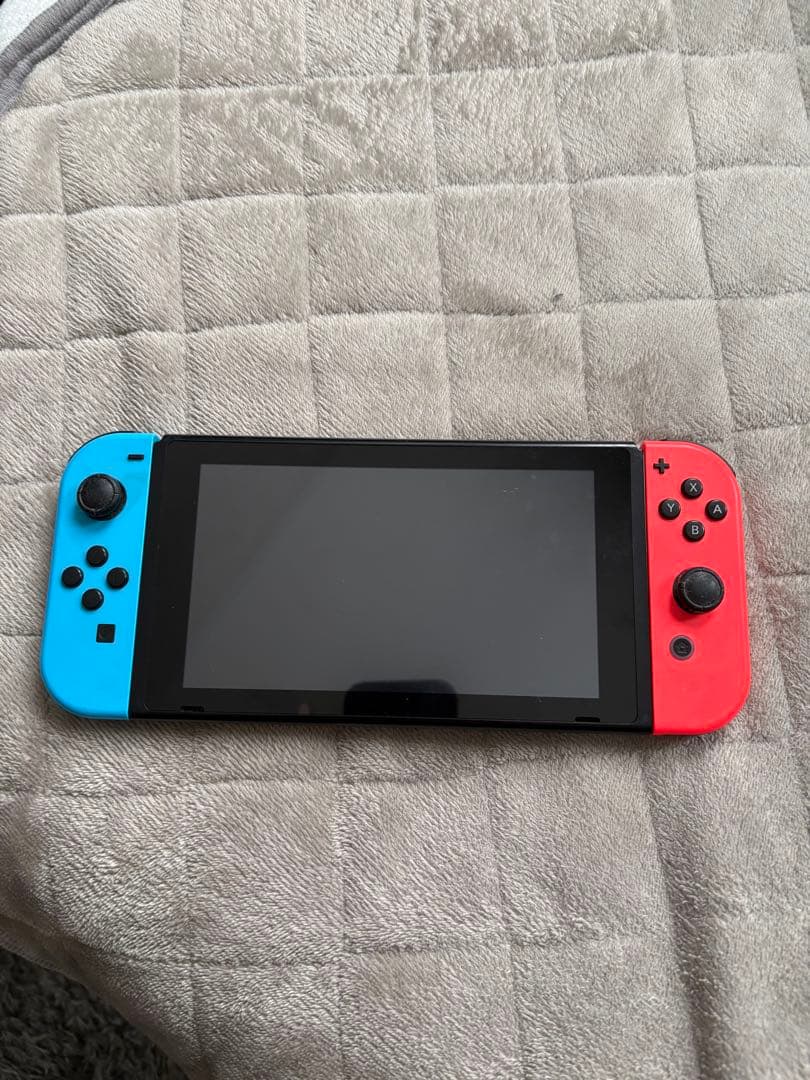 Switch本体　箱無し　後ろの立てかけるとこが取れています