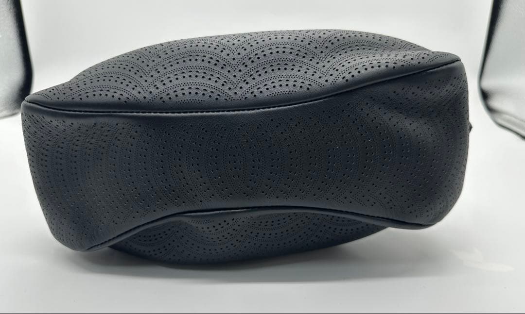 ALAIA アライア レザー パンチング クラッチバッグ ブラック