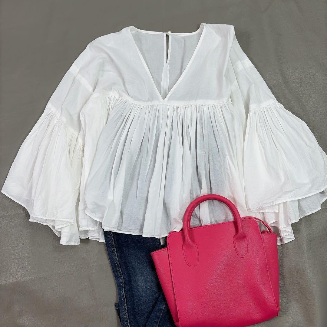 ウィムガゼット THE PAUSE ギャザーフレア Vネック ブラウス ホワイト