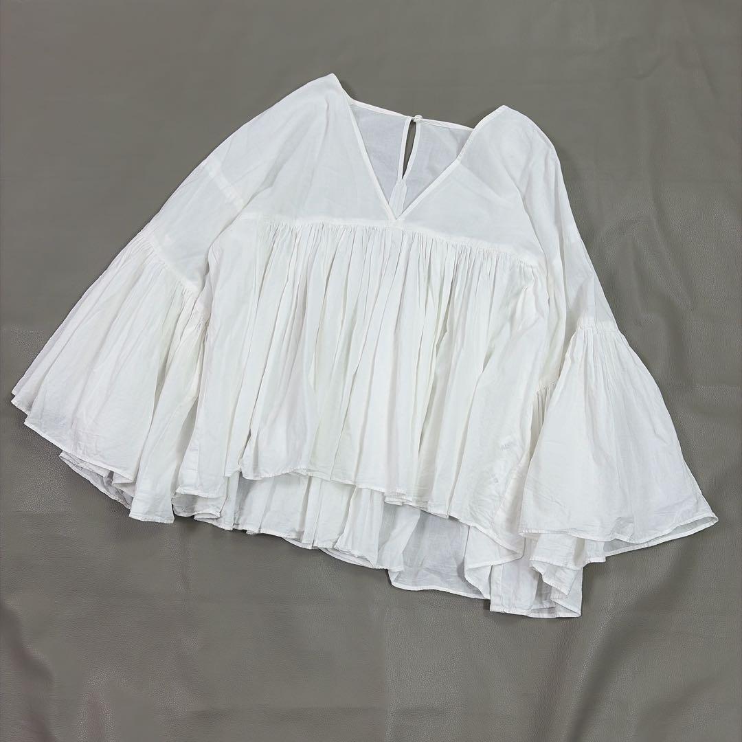 ウィムガゼット THE PAUSE ギャザーフレア Vネック ブラウス ホワイト