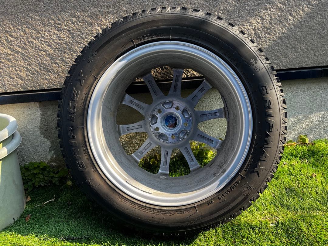 バリ溝　スタッドレスタイヤ　GRIPMAX ホイールセット　205/55R16