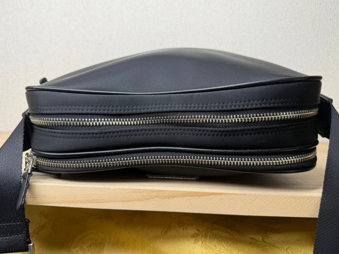 超美品✨ BURBERRY バーバリー　ショルダーバッグ　黒　A4収納　ナイロン