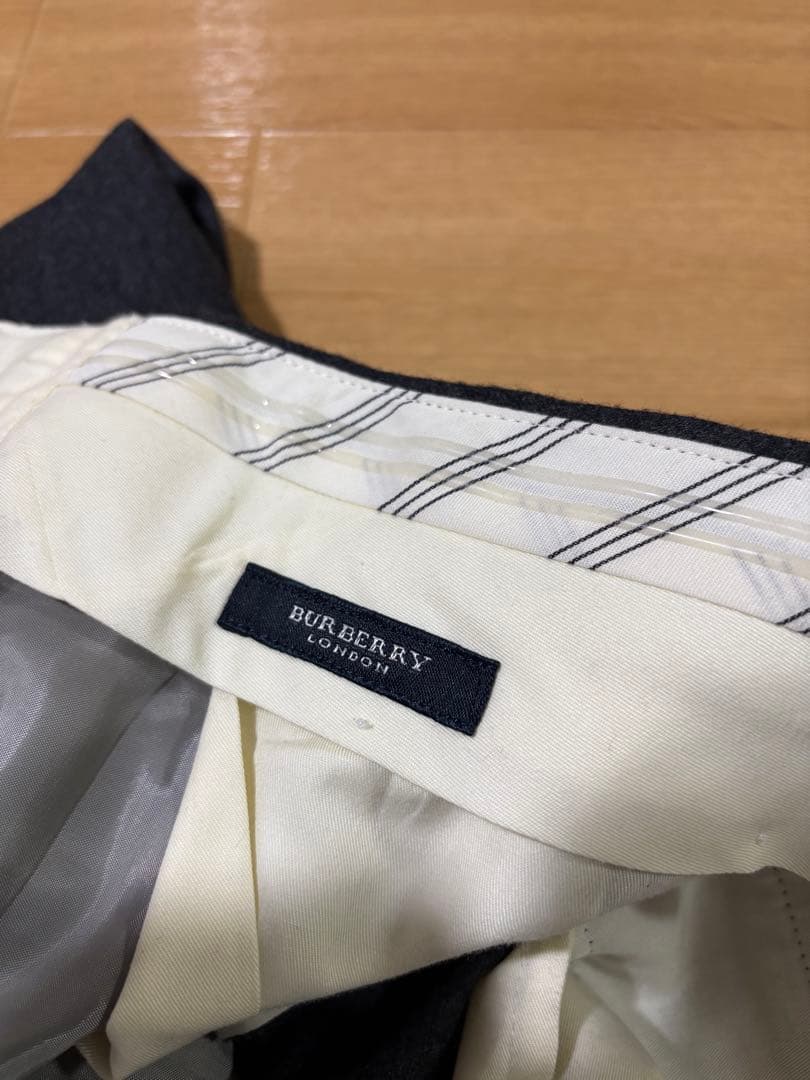 未使用に近い　バーバリーロンドン　ラムウール　フランネル　ワンプリーツ　88