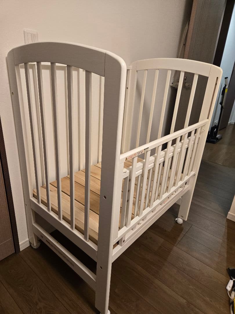 【美品】ベビーベッド　ハイポジションミニベッド アーチ（ホワイト） KATOJI