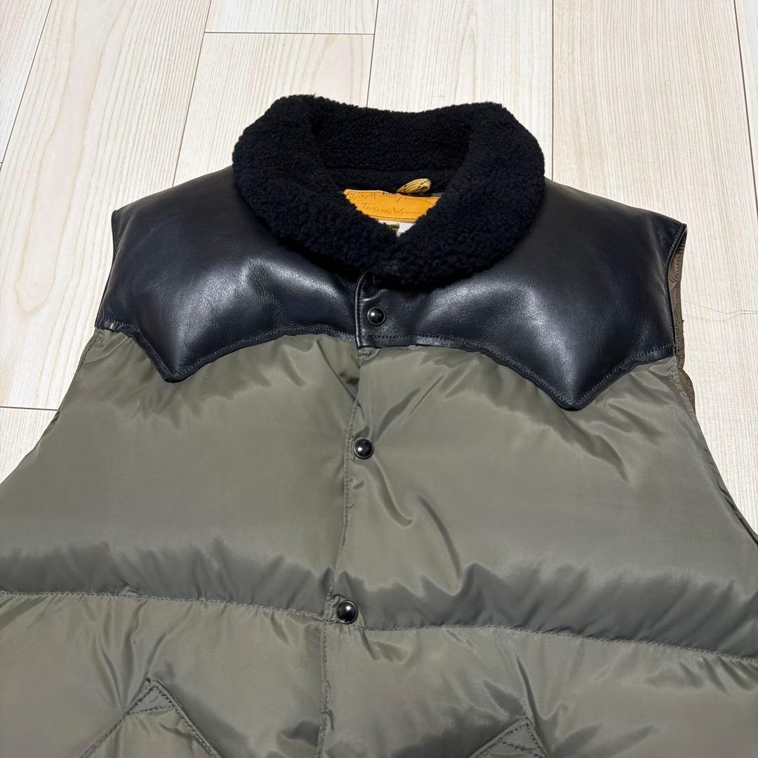 極美品　ロッキーマウンテン　クリスティ　ボア　ダウンベスト　オリーブ　ブラック