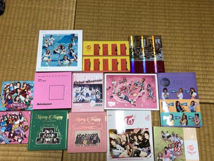 TWICEのCD &DVDまとめ売りします。