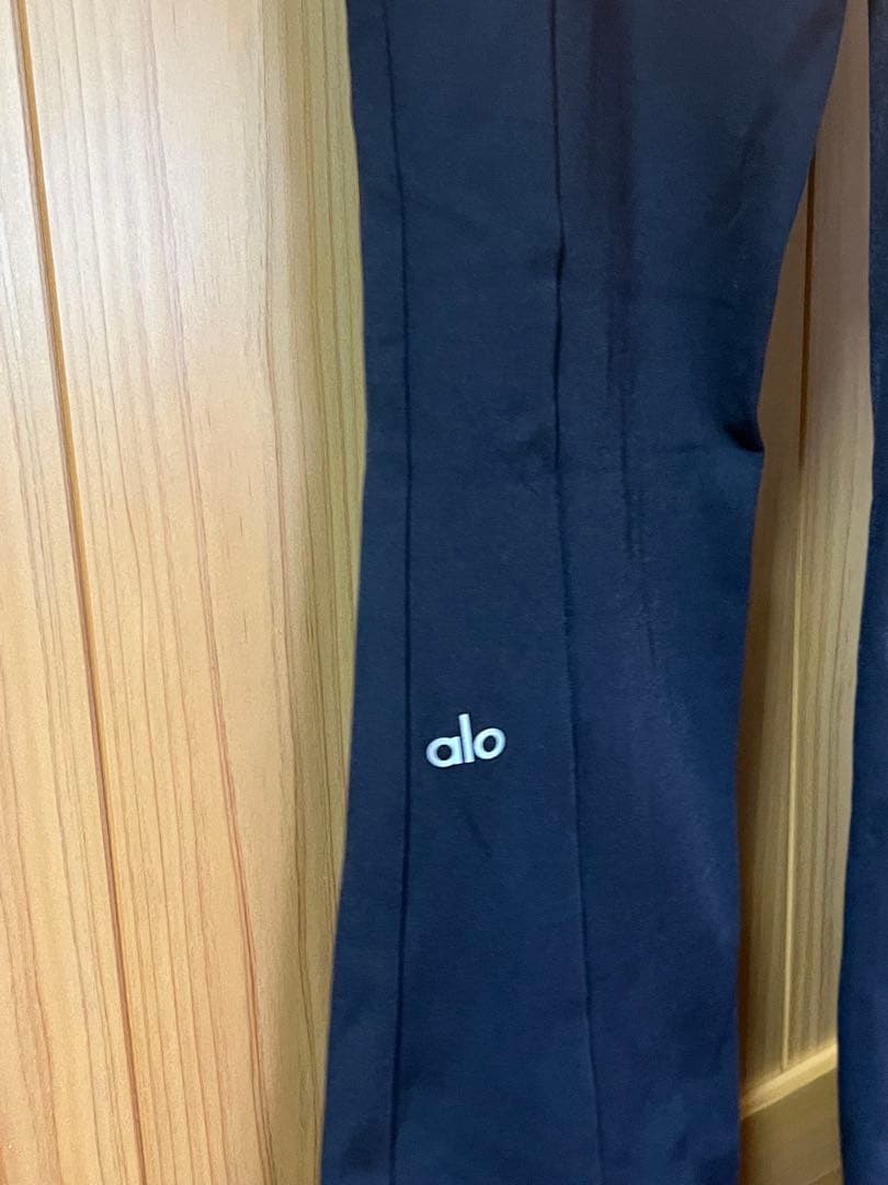 alo yoga レギンス　フレア　yogaウェア
