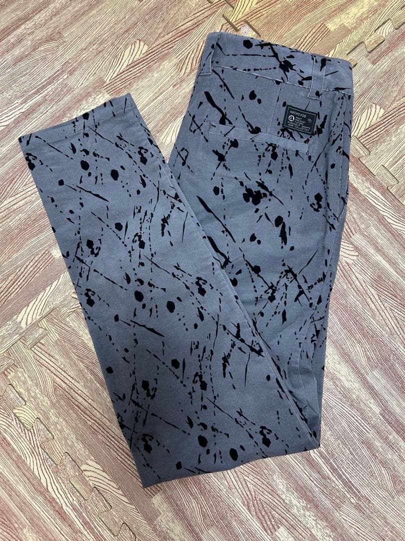 新品【アルチビオ】秋冬2023年コーデュロイ系ペイント総柄 ゴルフパンツL