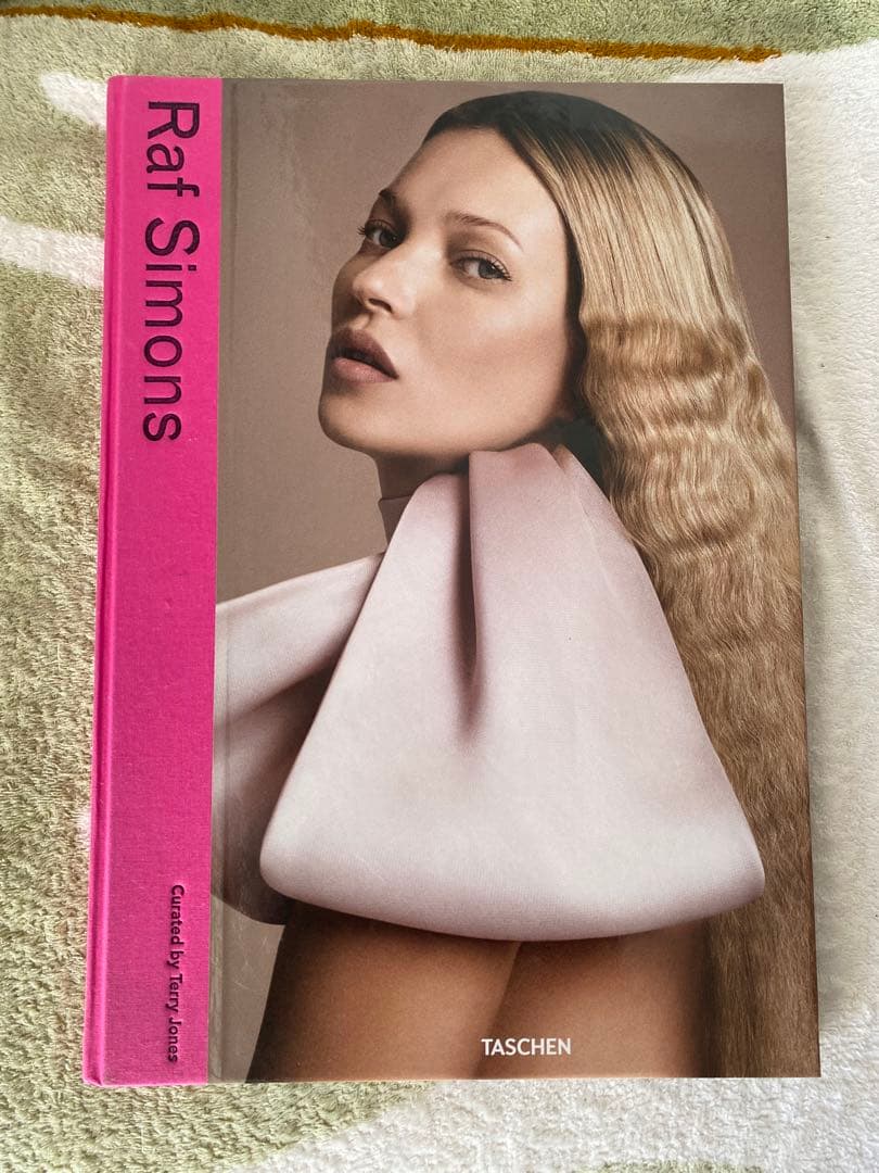 希少品 Raf Simons / Taschen /Terry Jones写真集