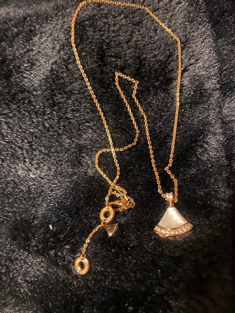 扇形　モチーフ　マザーオブパールネックレス