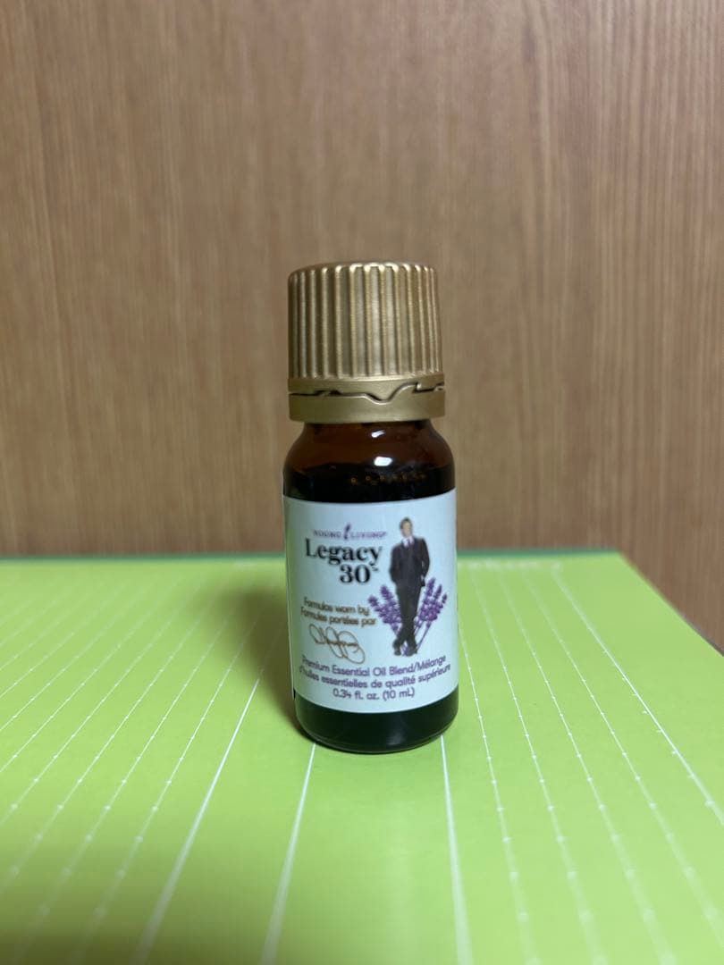 ヤングリビング　レガシー30 ラベンダーエッセンシャルオイル 10ml