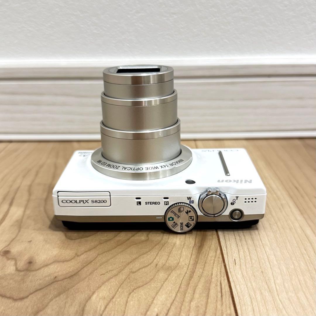 【極美品】　Nikon ニコン　COOLPIX S8200 デジカメ　コンデジ