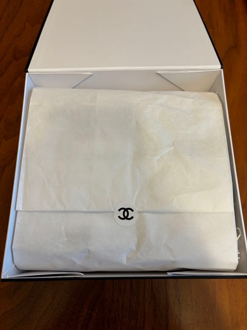 シャネルUVエサンシエル・ラクレームマン・ミロワールドゥーブルファセット