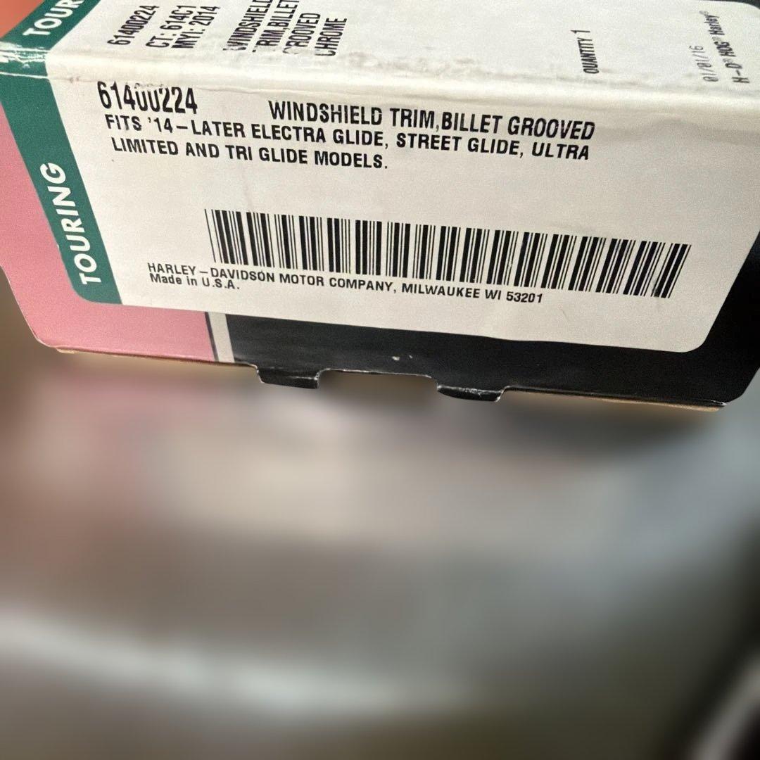 ハーレー純正 ウインドシールドトリム 14年以降 ツーリングモデル