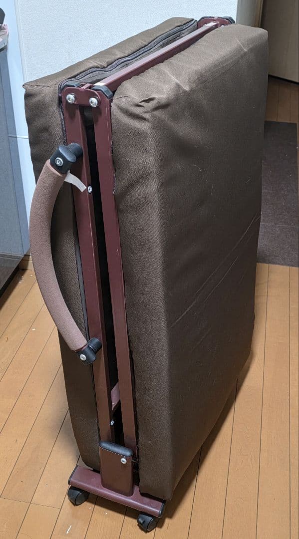 ✨超コンパクト折りたたみベッド✨直接受取8600円割引✨取扱説明書有り✨