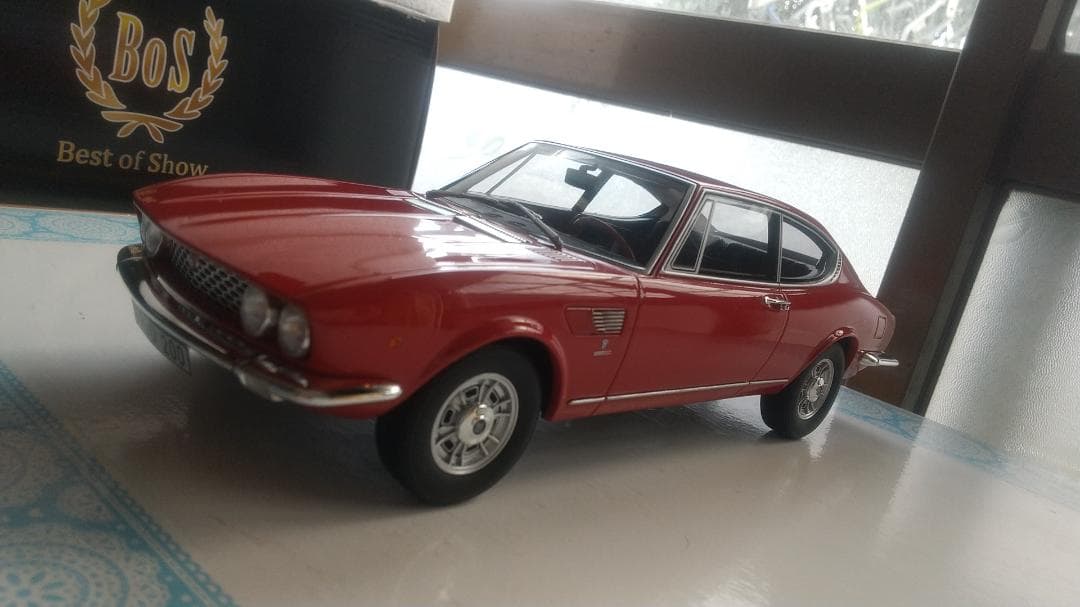さわさわ　1/18 BoS フィアット ディノ2000クーペ フェラーリ