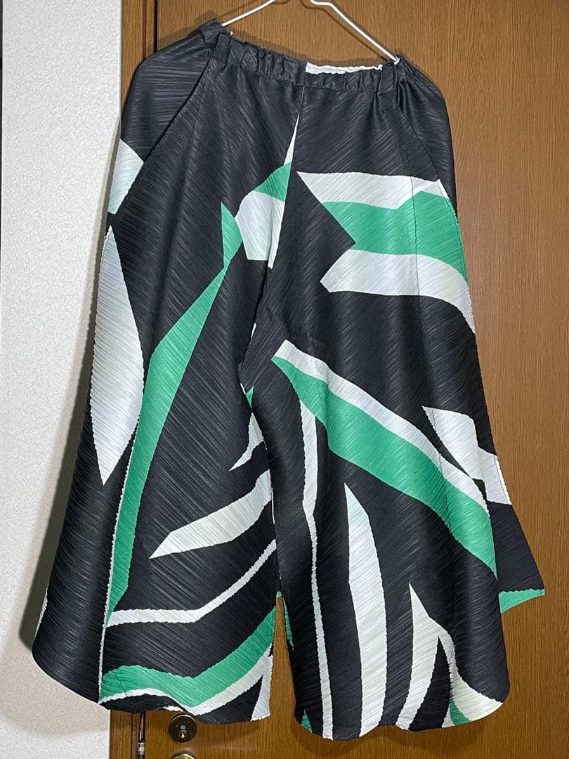 PLEATS PLEASE 変形ヒラヒラパンツ size３