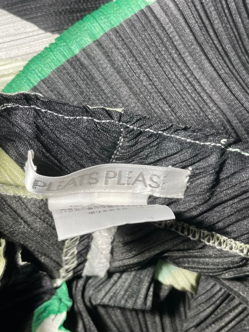 PLEATS PLEASE 変形ヒラヒラパンツ size３