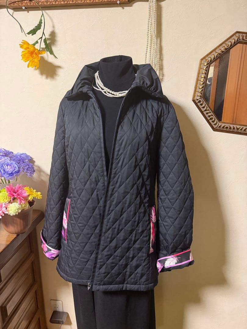 レオナールスポーツ　ブラックジャケット　ショートコート　中綿ブルゾン