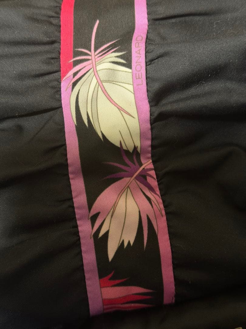 レオナールスポーツ　ブラックジャケット　ショートコート　中綿ブルゾン