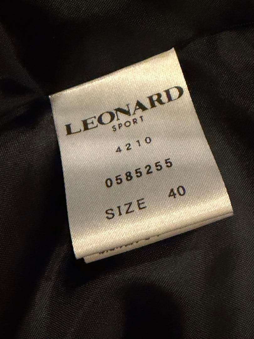 レオナールスポーツ　ブラックジャケット　ショートコート　中綿ブルゾン