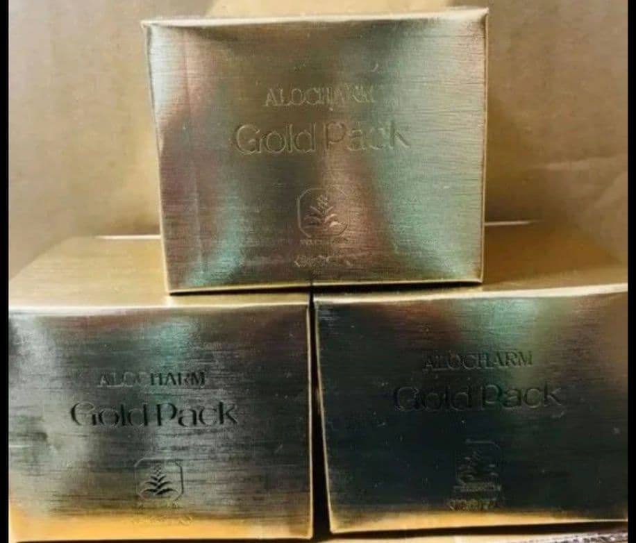 アロチャーム 純金箔入 ゴールドパック 83g　3個　日本製　フェイスパック