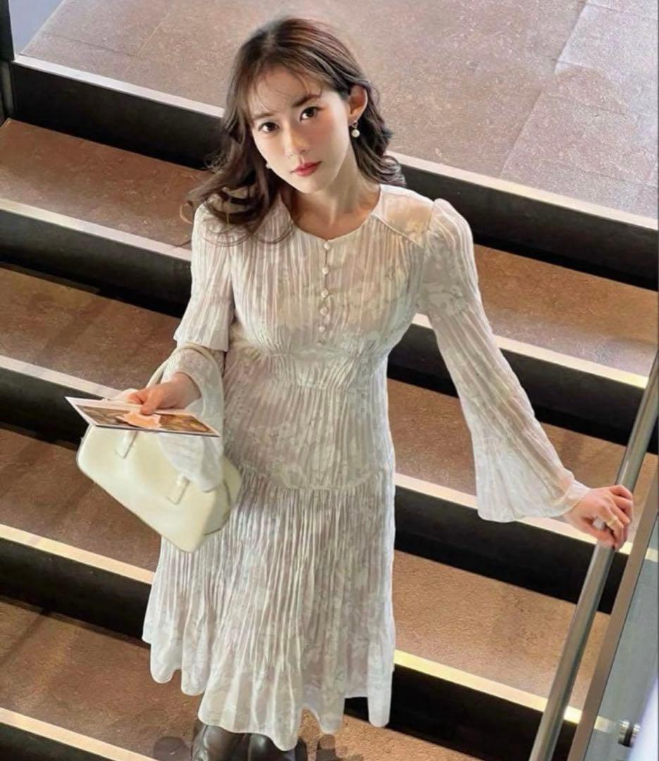 Her lip to　Floral Pleated Dress