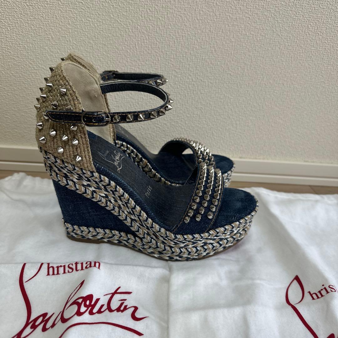 Christian Louboutin スタッズ付きサンダル