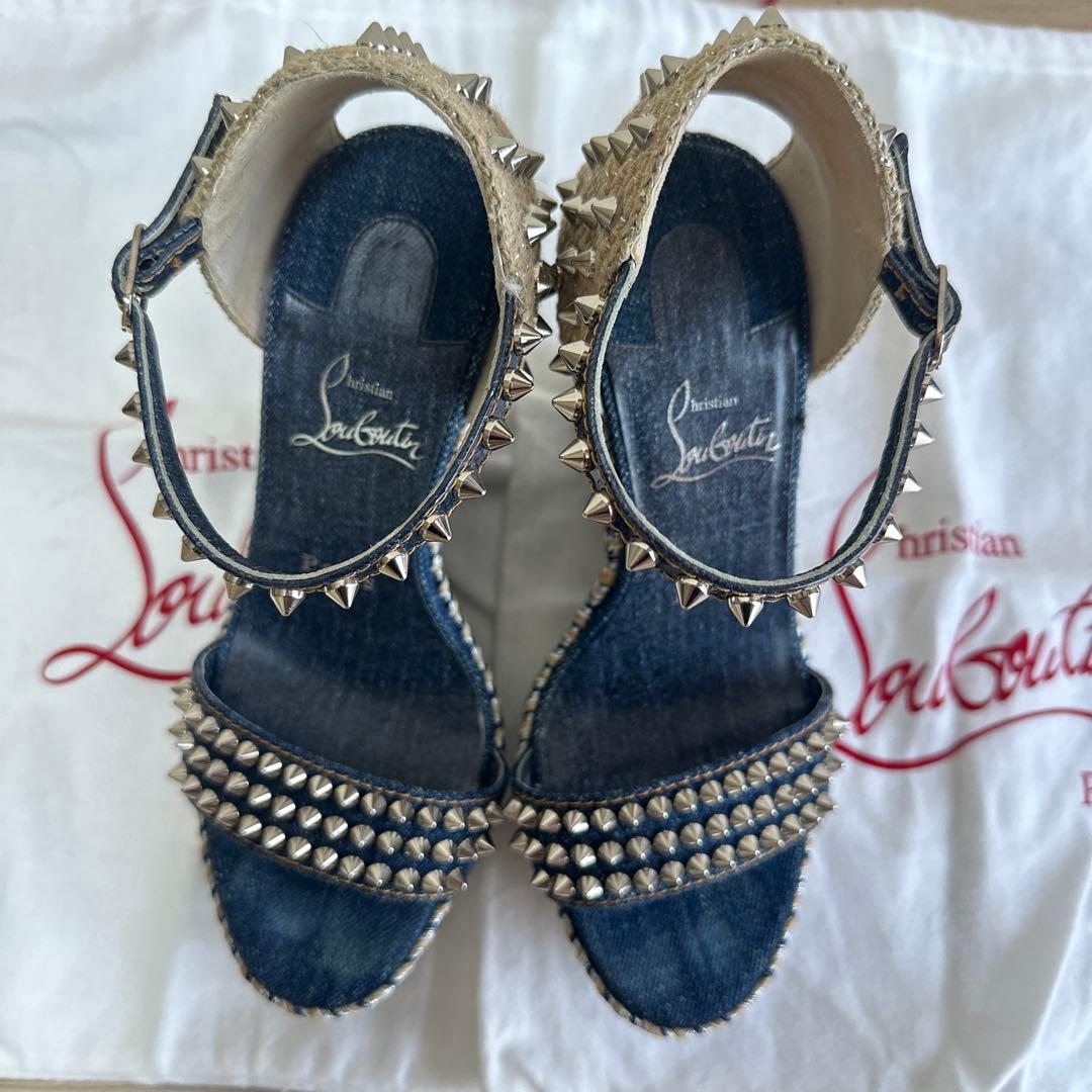 Christian Louboutin スタッズ付きサンダル