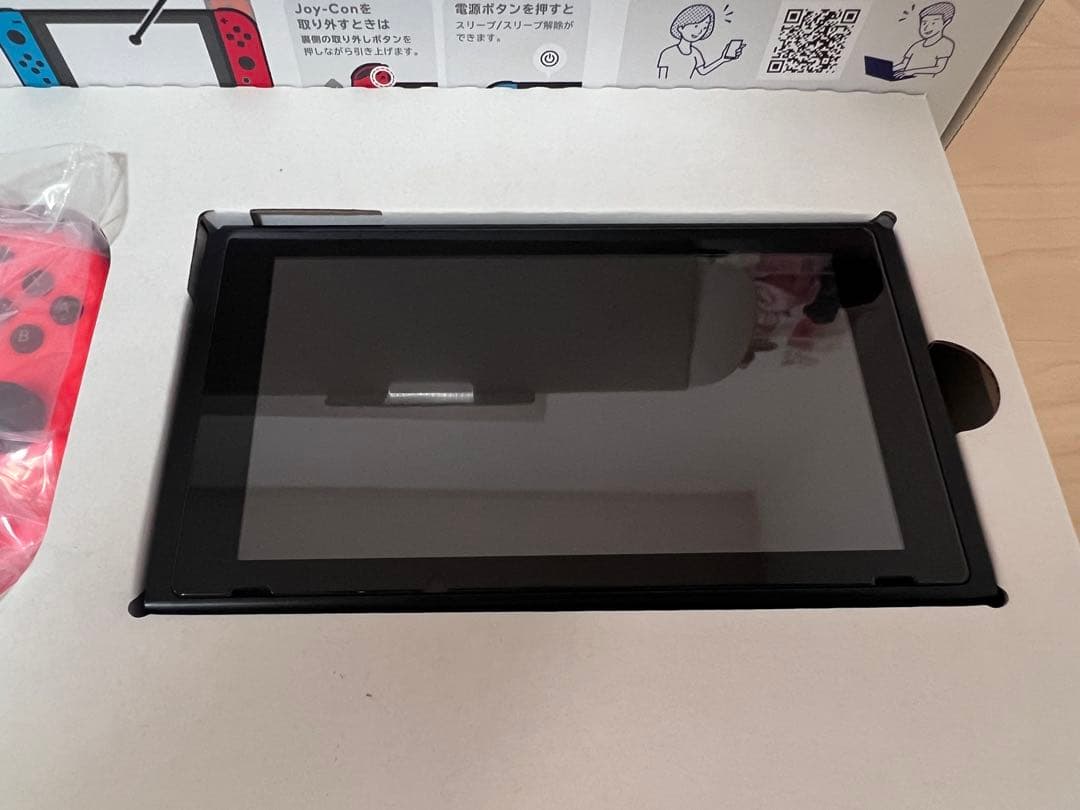 【完動品】Nintendo Switch 本体、付属品完備、おまけ付き