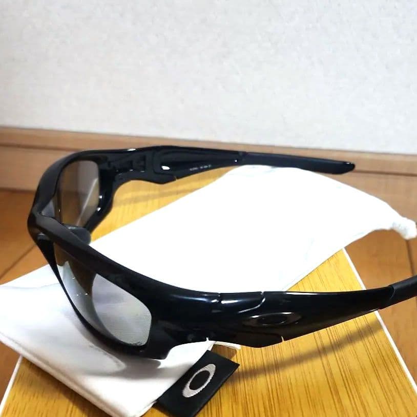 オークリーブラックサングラス 専用ケース付き