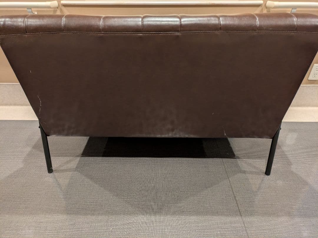 ニトリ　ブラウン合成皮革2人掛けソファ