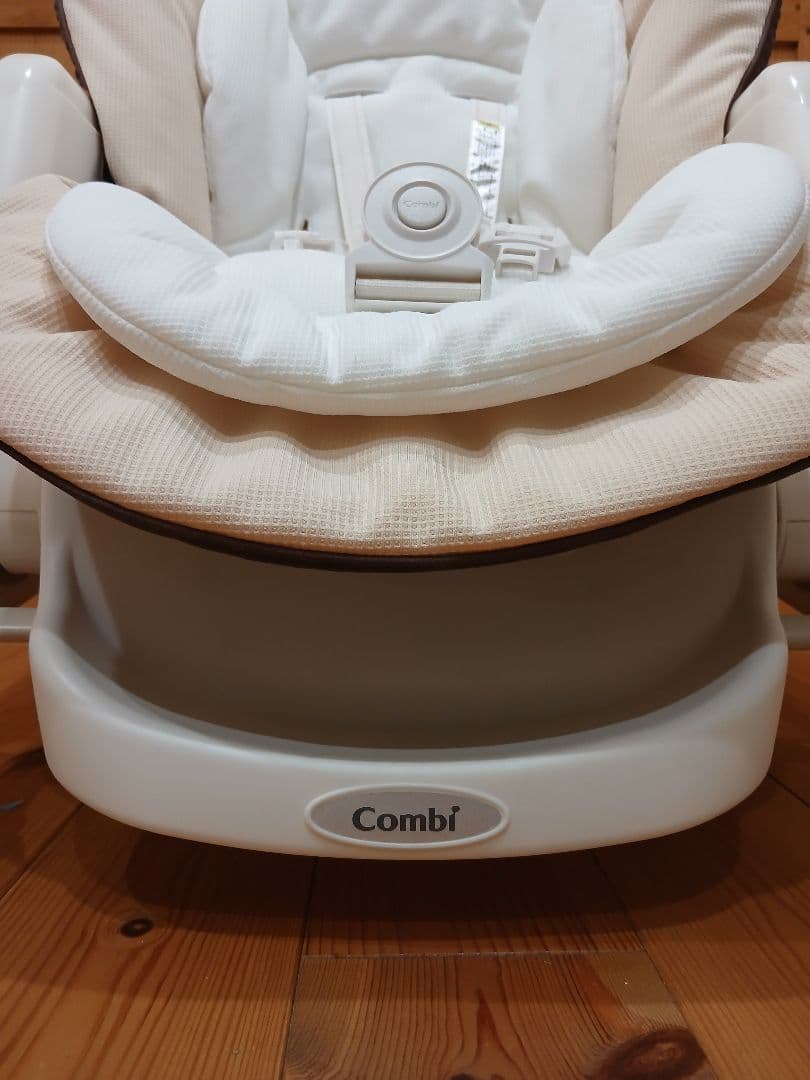 美品 コンビ ネムリラ ベビーラック チェア