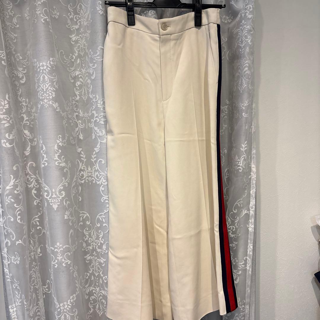 新品タグ付き・GUCCI グッチ　サイドライン　パンツ