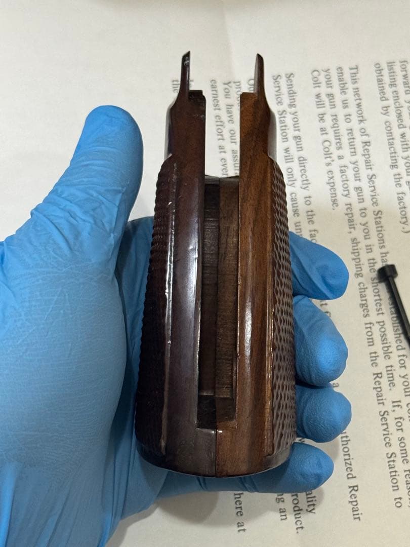 【実物】コルト社純正 パイソン 3rd 前期 空箱・木製グリップ スクリュー他