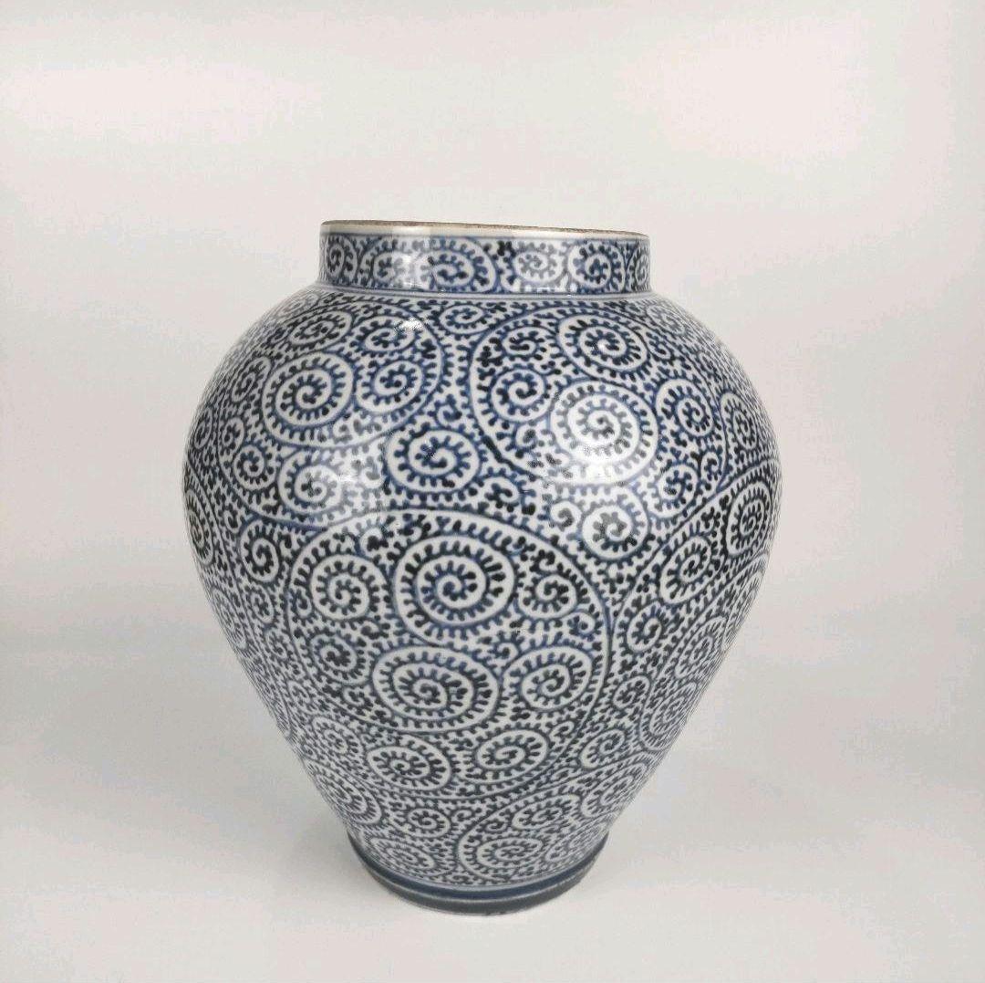 お値下げしました、古伊万里　染付　蛸唐草　沈香壺